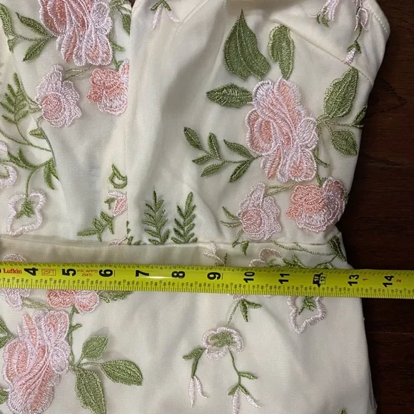JJ’s House Floral Embroidered Dress size small - Picture 6 of 7